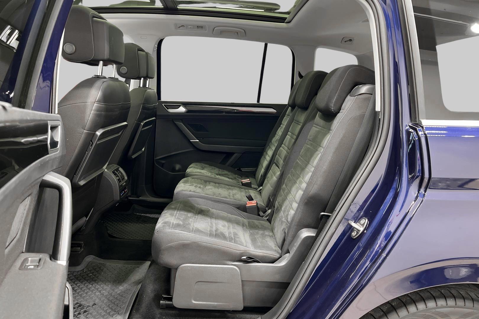 VOLKSWAGEN Touran 2022