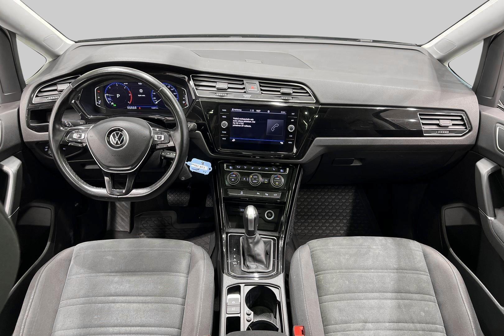 VOLKSWAGEN Touran 2022