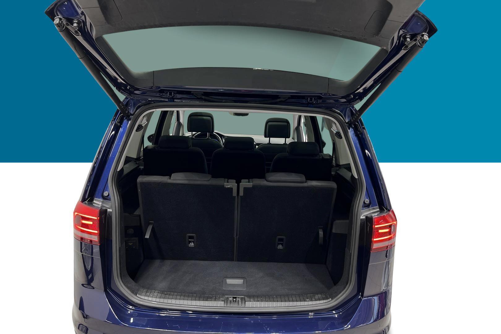 VOLKSWAGEN Touran 2022