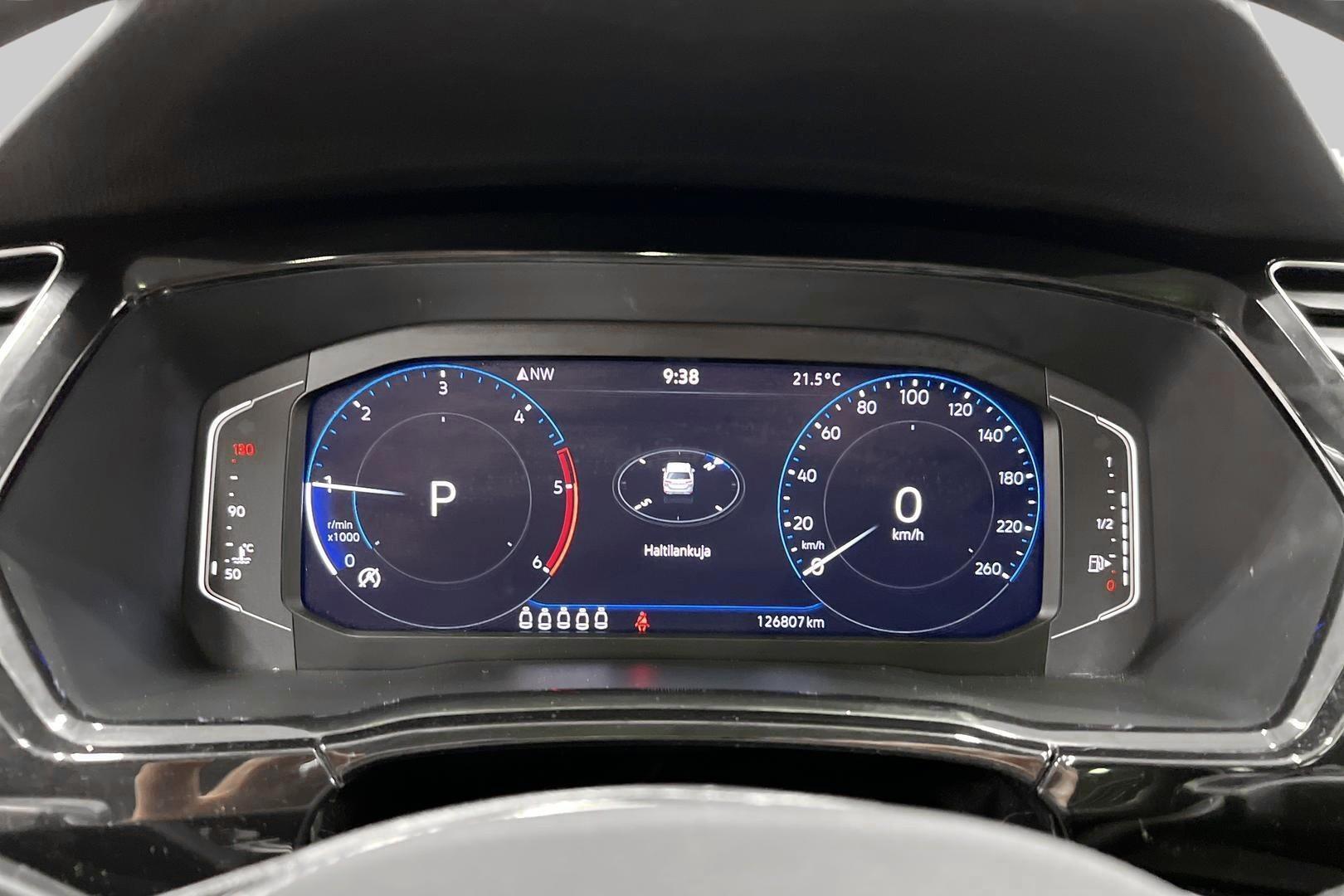 VOLKSWAGEN Touran 2022