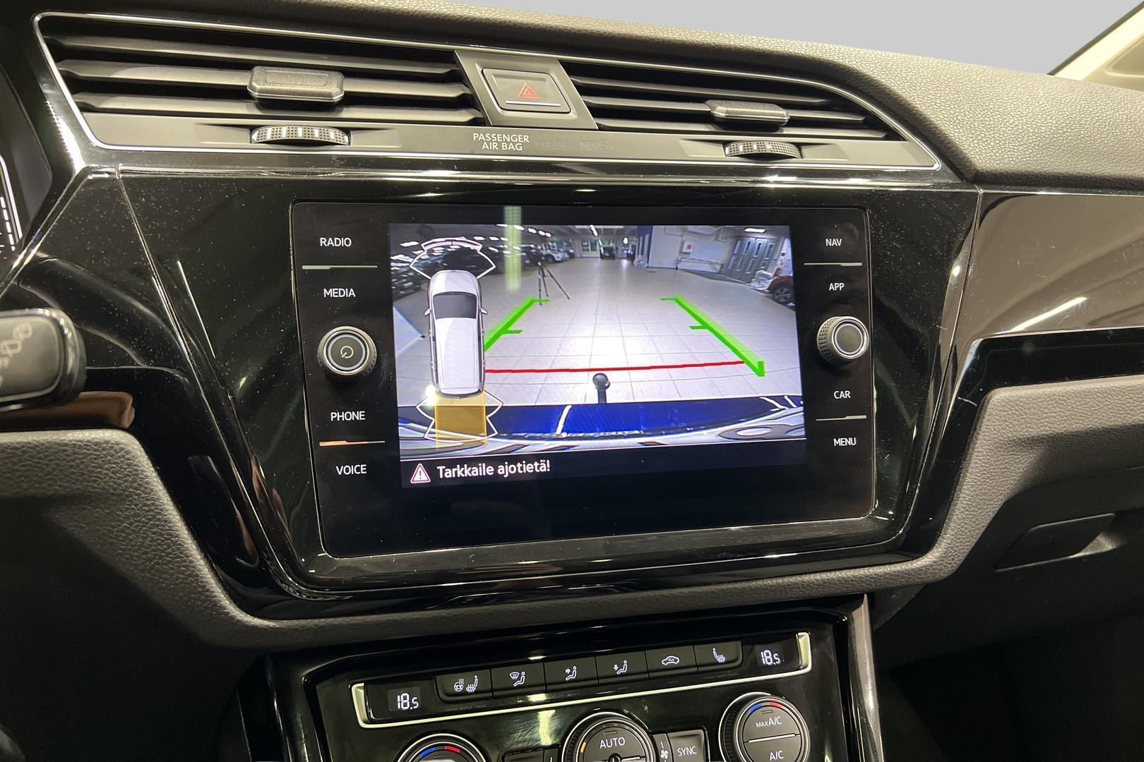 VOLKSWAGEN Touran 2022