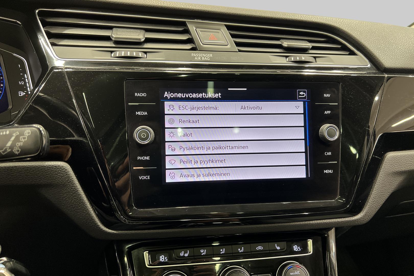 VOLKSWAGEN Touran 2022