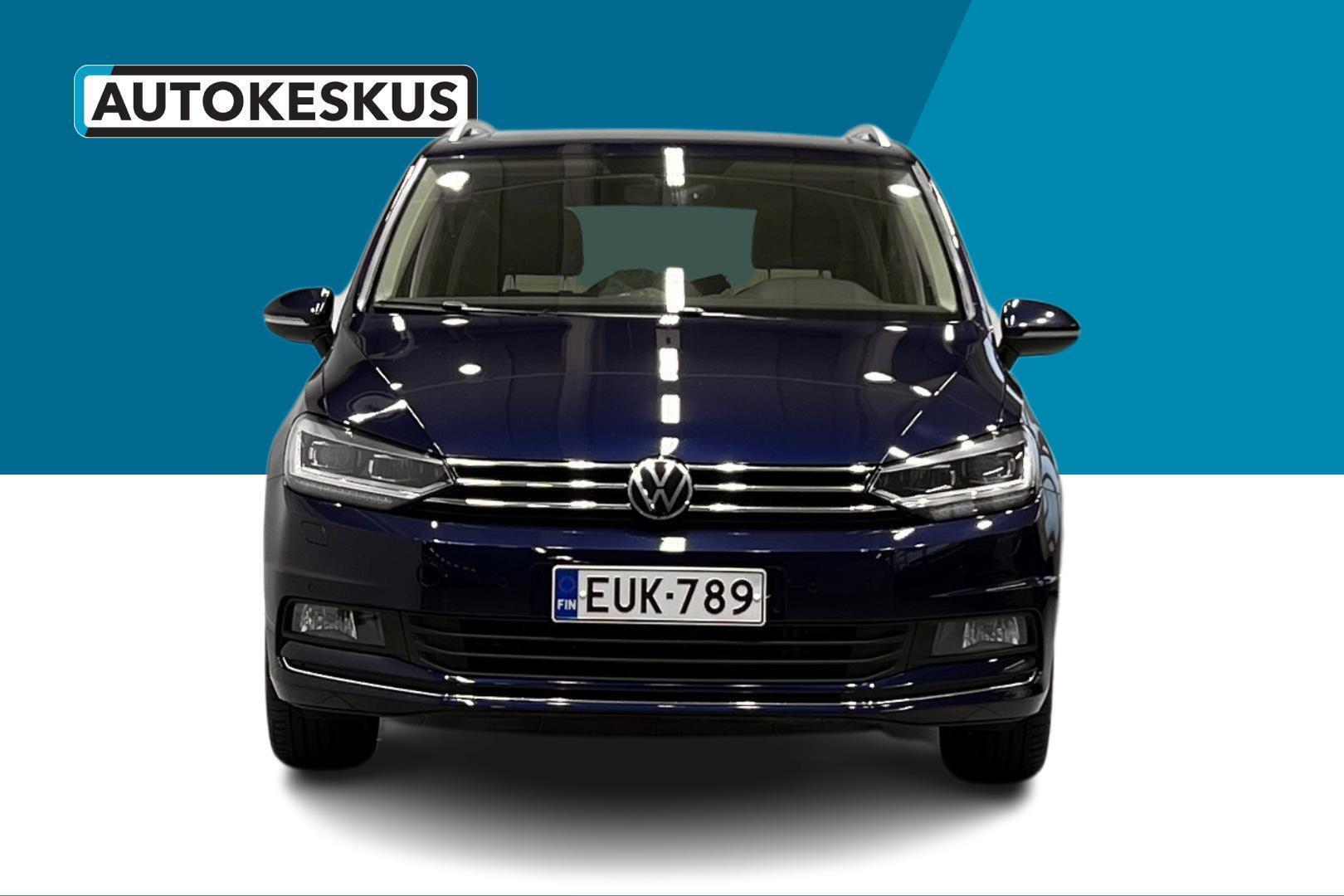 VOLKSWAGEN Touran 2022