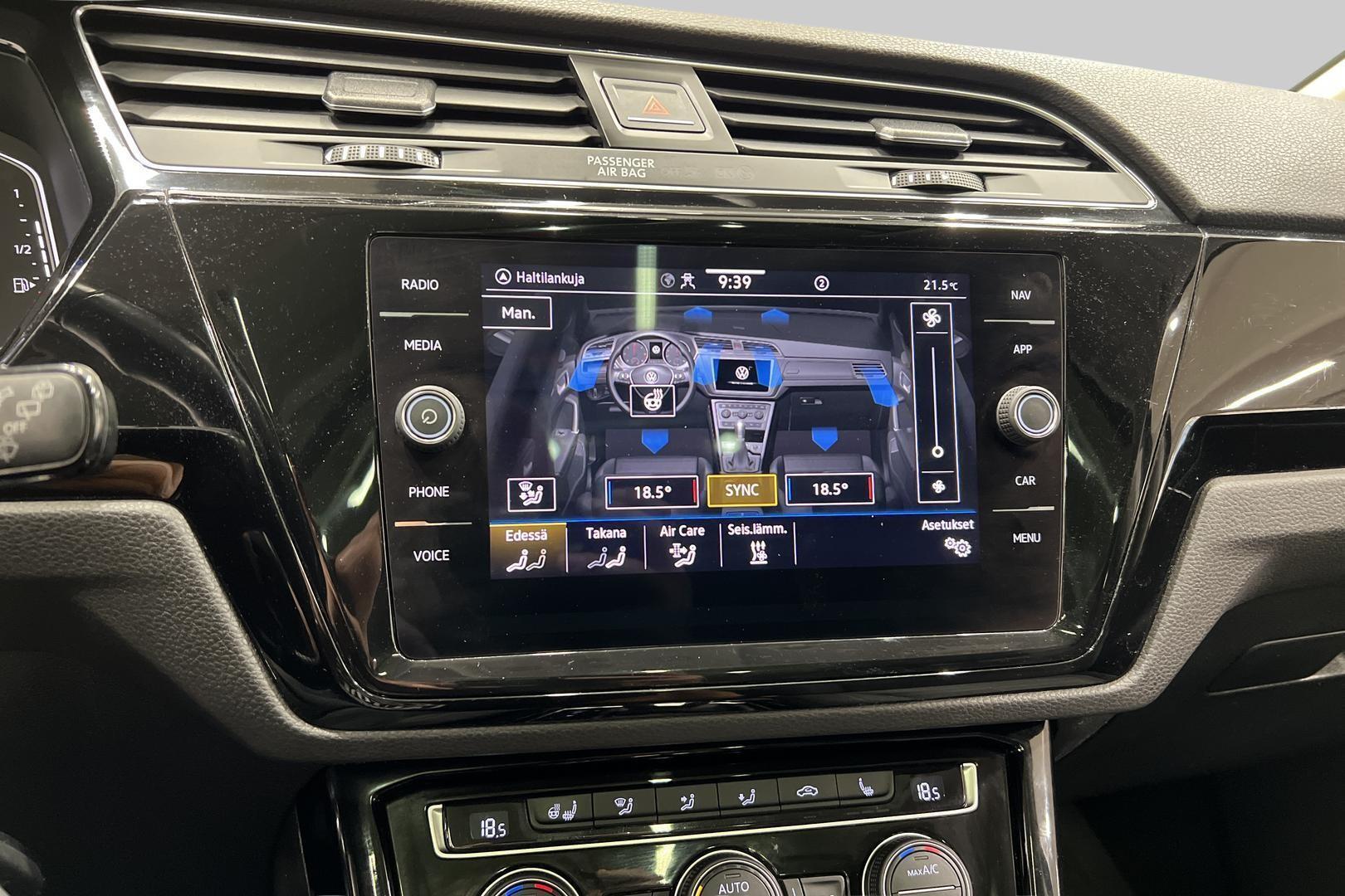 VOLKSWAGEN Touran 2022