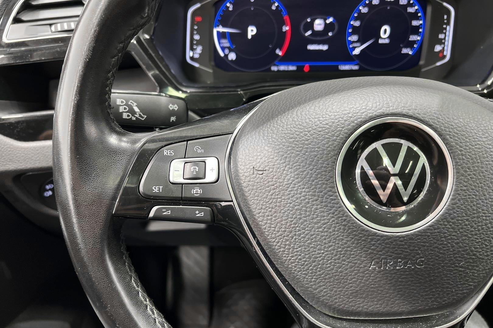 VOLKSWAGEN Touran 2022