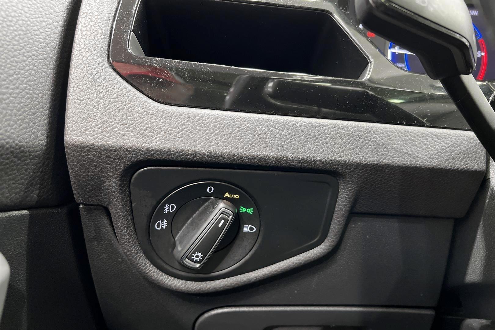 VOLKSWAGEN Touran 2022