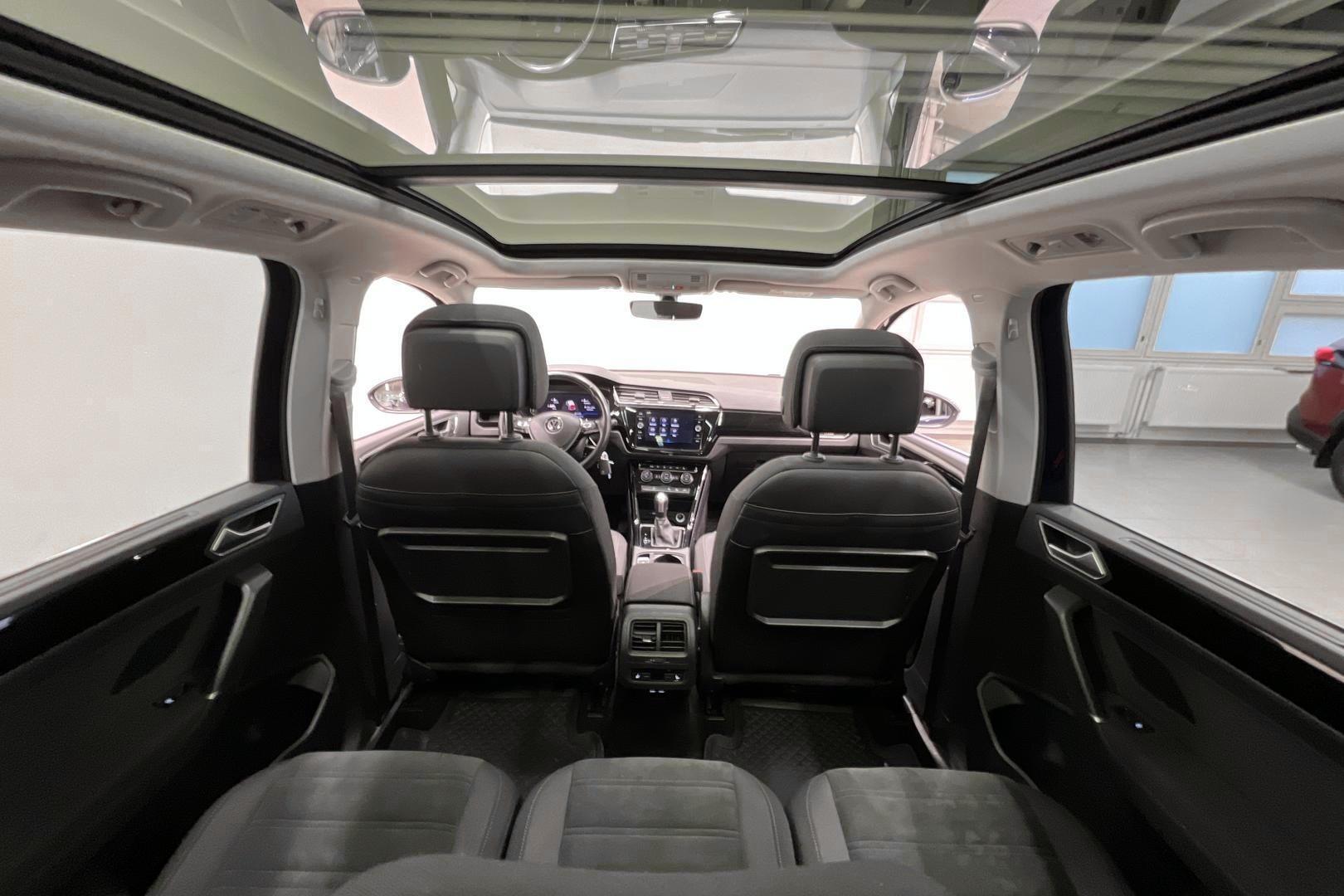 VOLKSWAGEN Touran 2022
