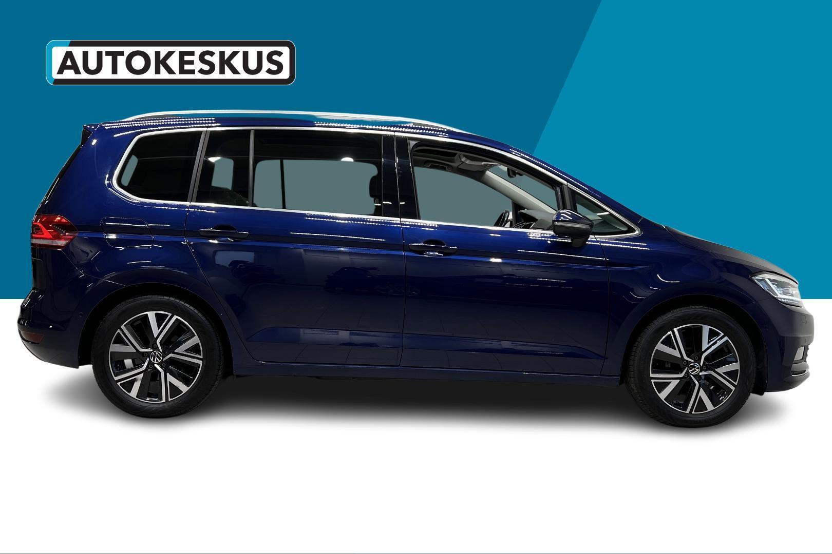 VOLKSWAGEN Touran 2022