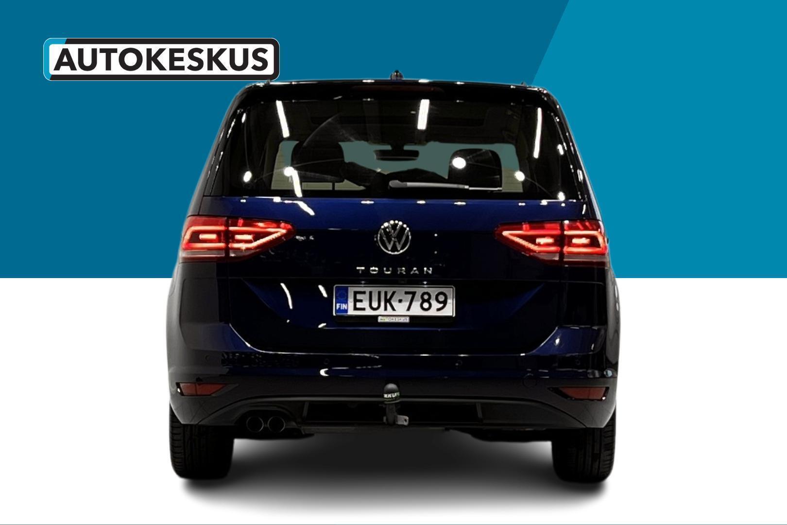VOLKSWAGEN Touran 2022