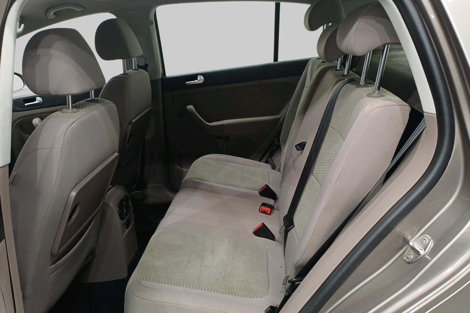 VOLKSWAGEN Golf Plus 2010
