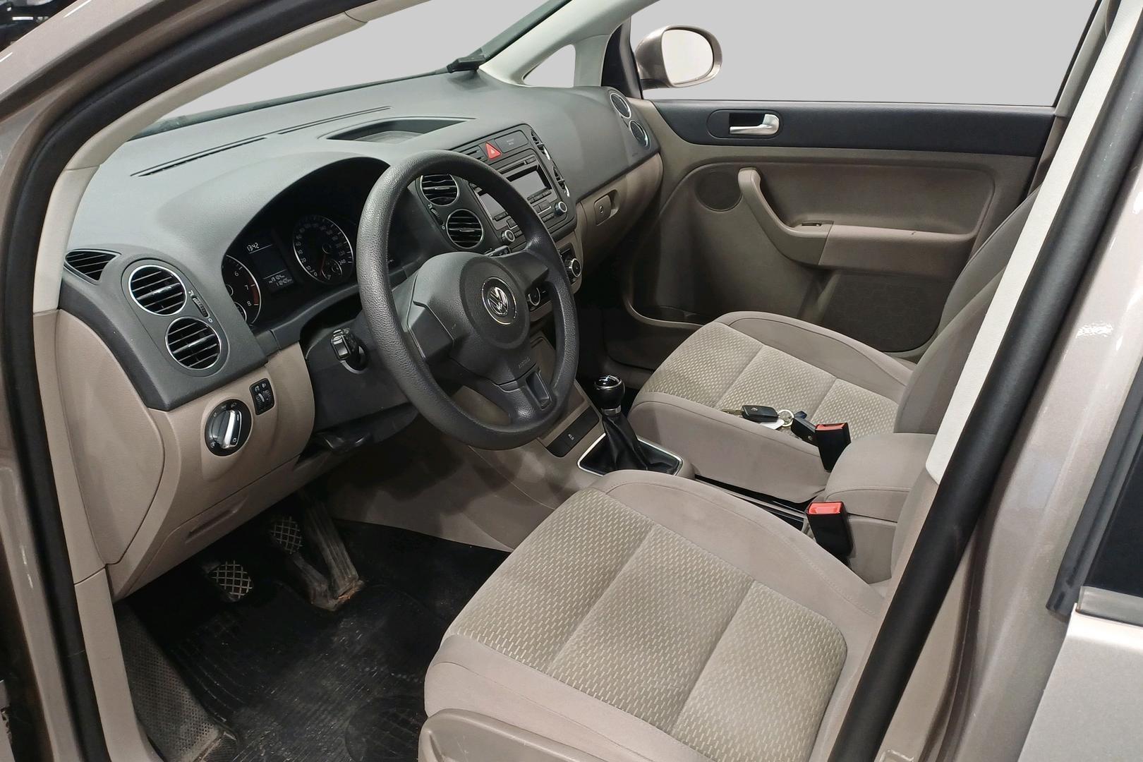 VOLKSWAGEN Golf Plus 2010