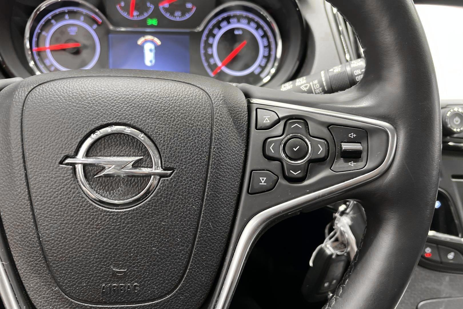 OPEL Insignia 2015