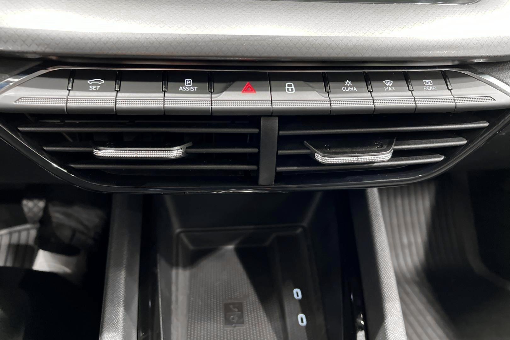 SKODA Octavia 23