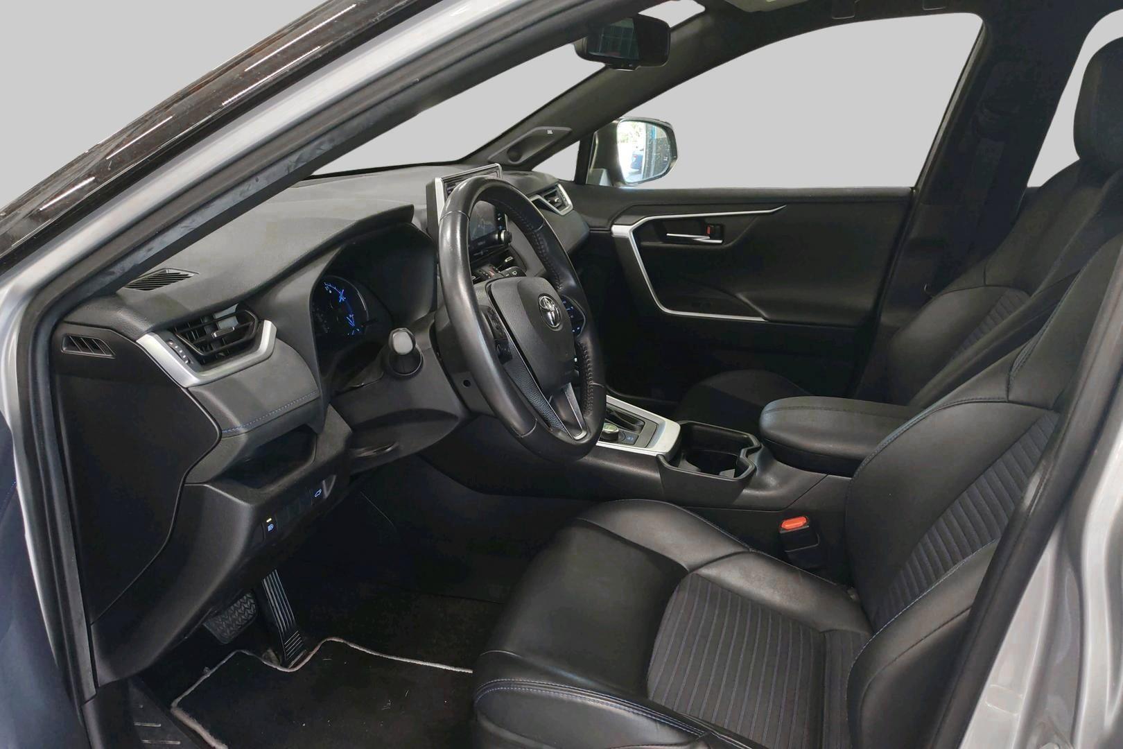 TOYOTA RAV4 2020