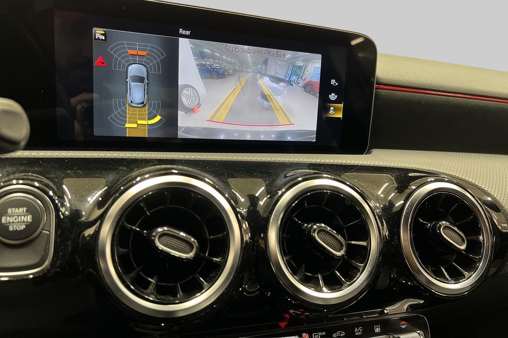 MERCEDES-BENZ A 2021