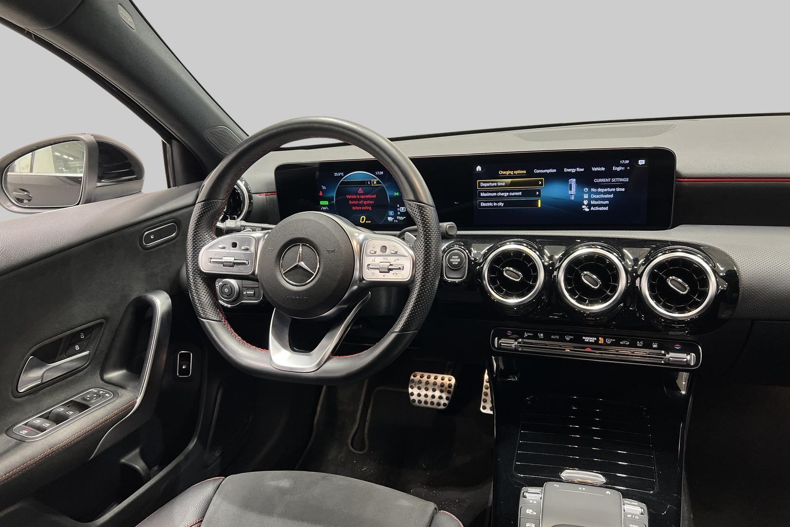 MERCEDES-BENZ A 2021