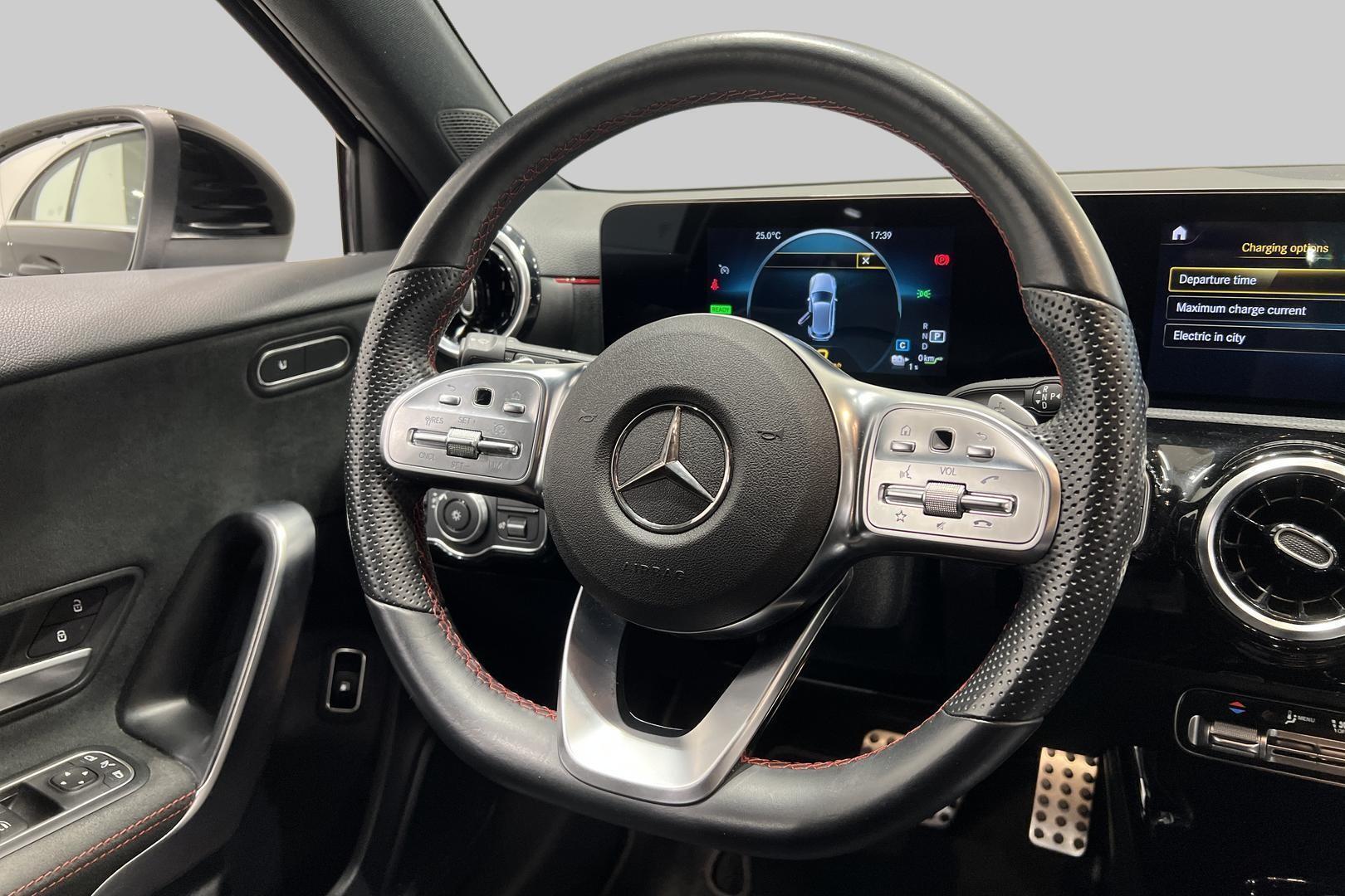 MERCEDES-BENZ A 2021