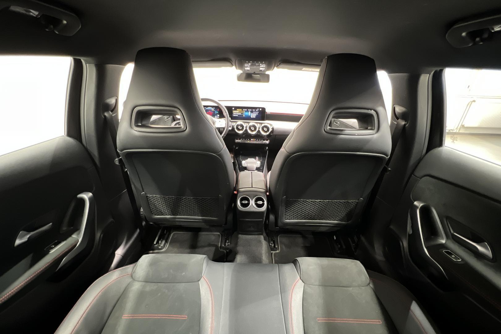 MERCEDES-BENZ A 2021
