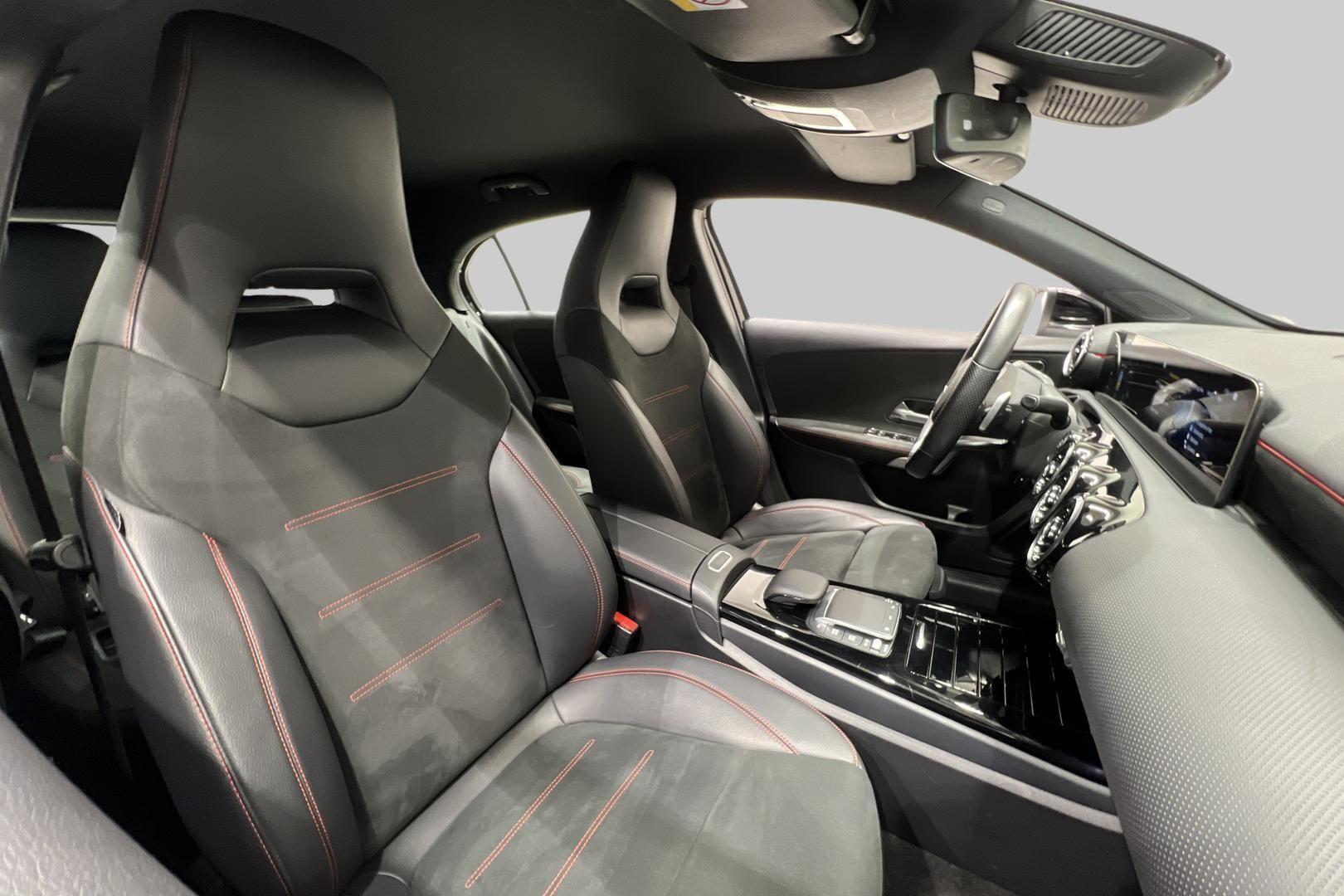 MERCEDES-BENZ A 2021