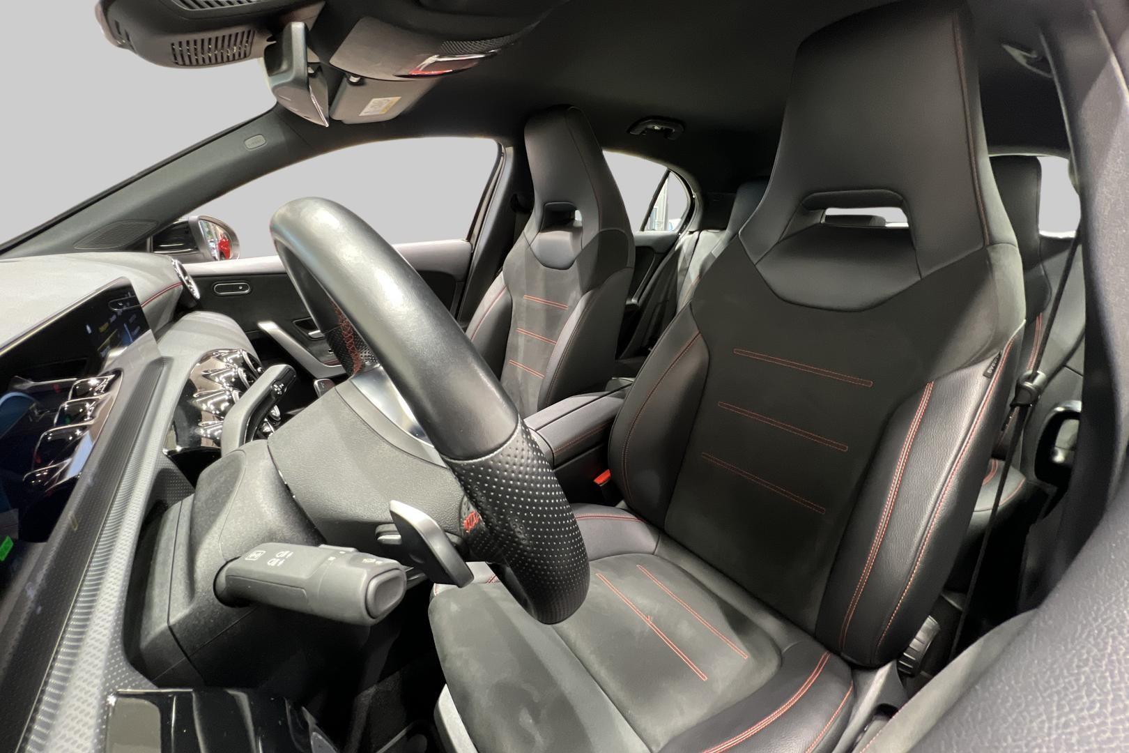 MERCEDES-BENZ A 2021