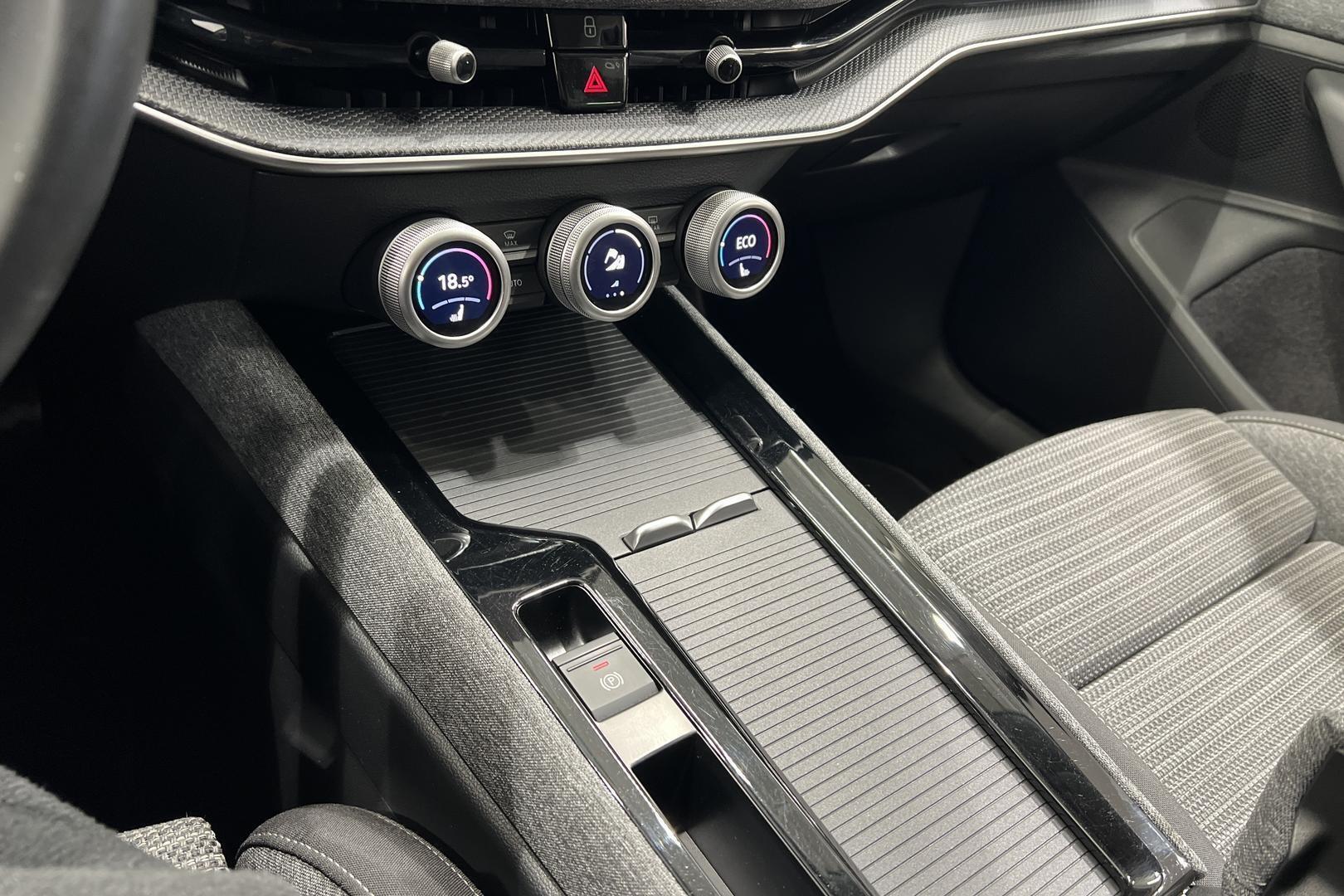 SKODA Superb 2025