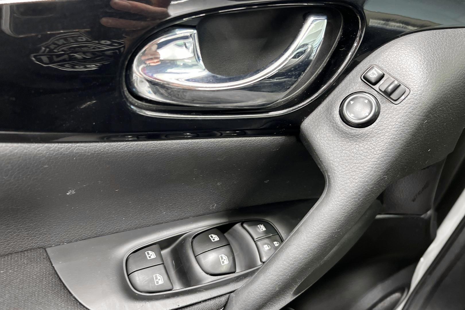 NISSAN Qashqai 2018