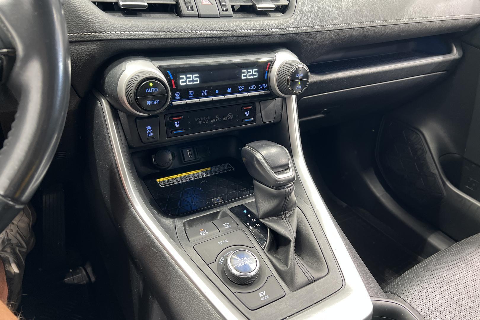 TOYOTA RAV4 18