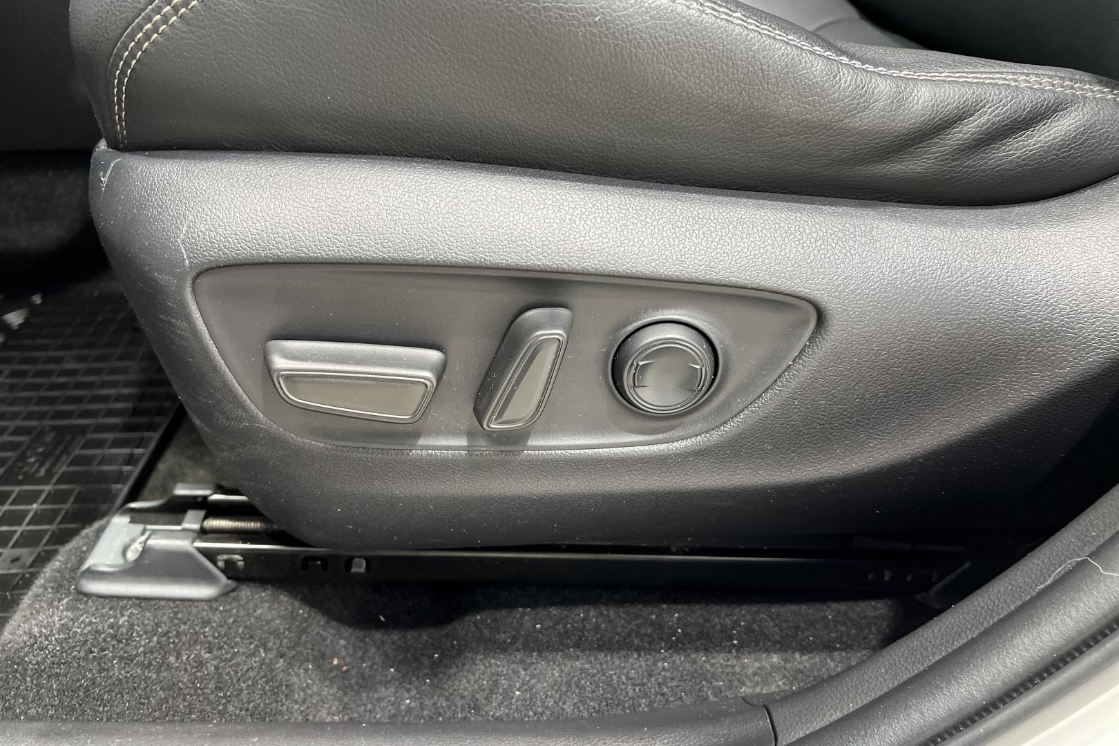 TOYOTA RAV4 26