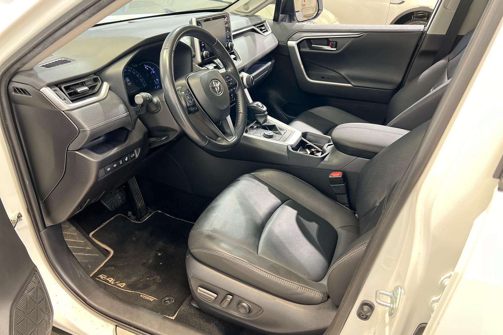 TOYOTA RAV4 2020