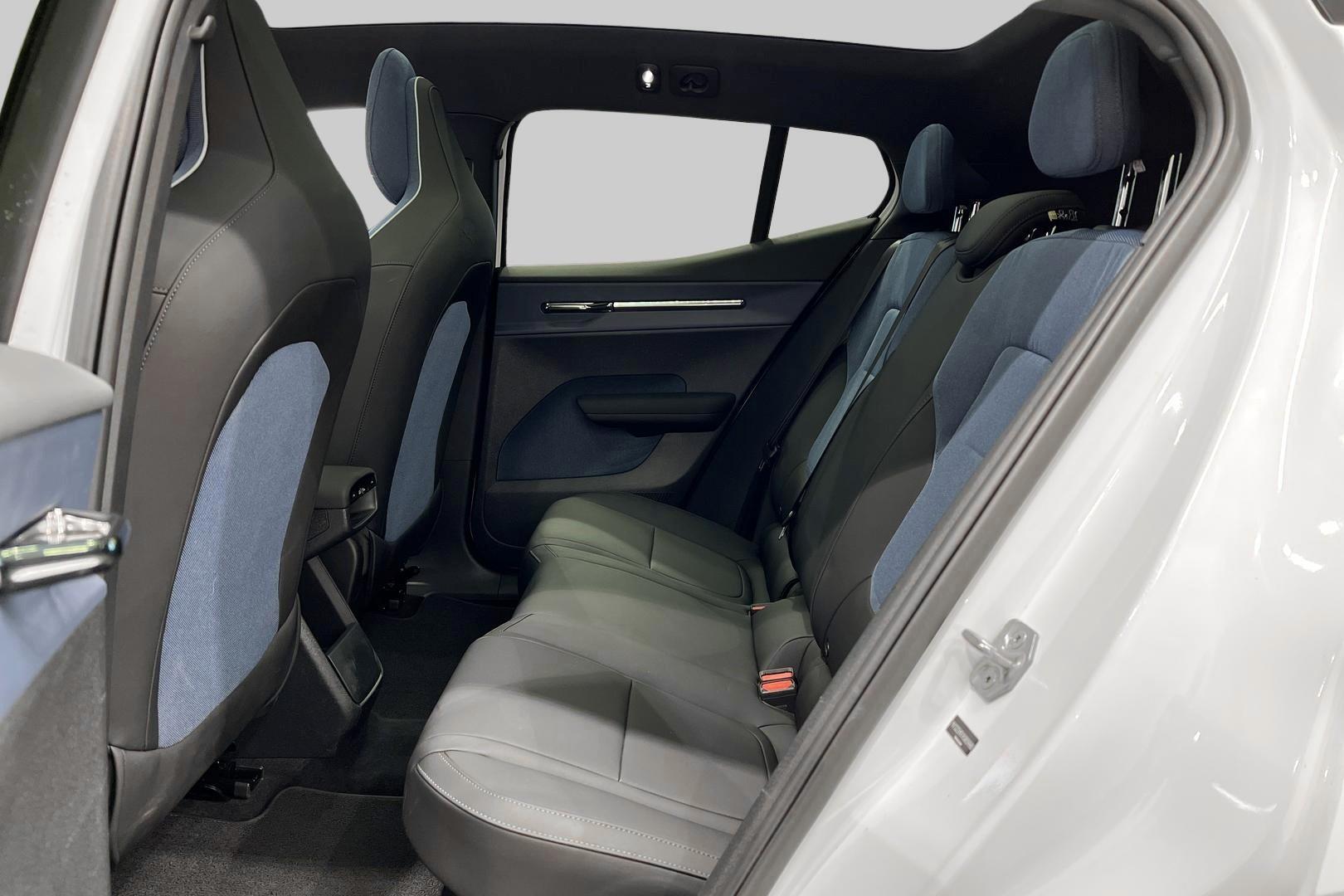 VOLVO EX30 10