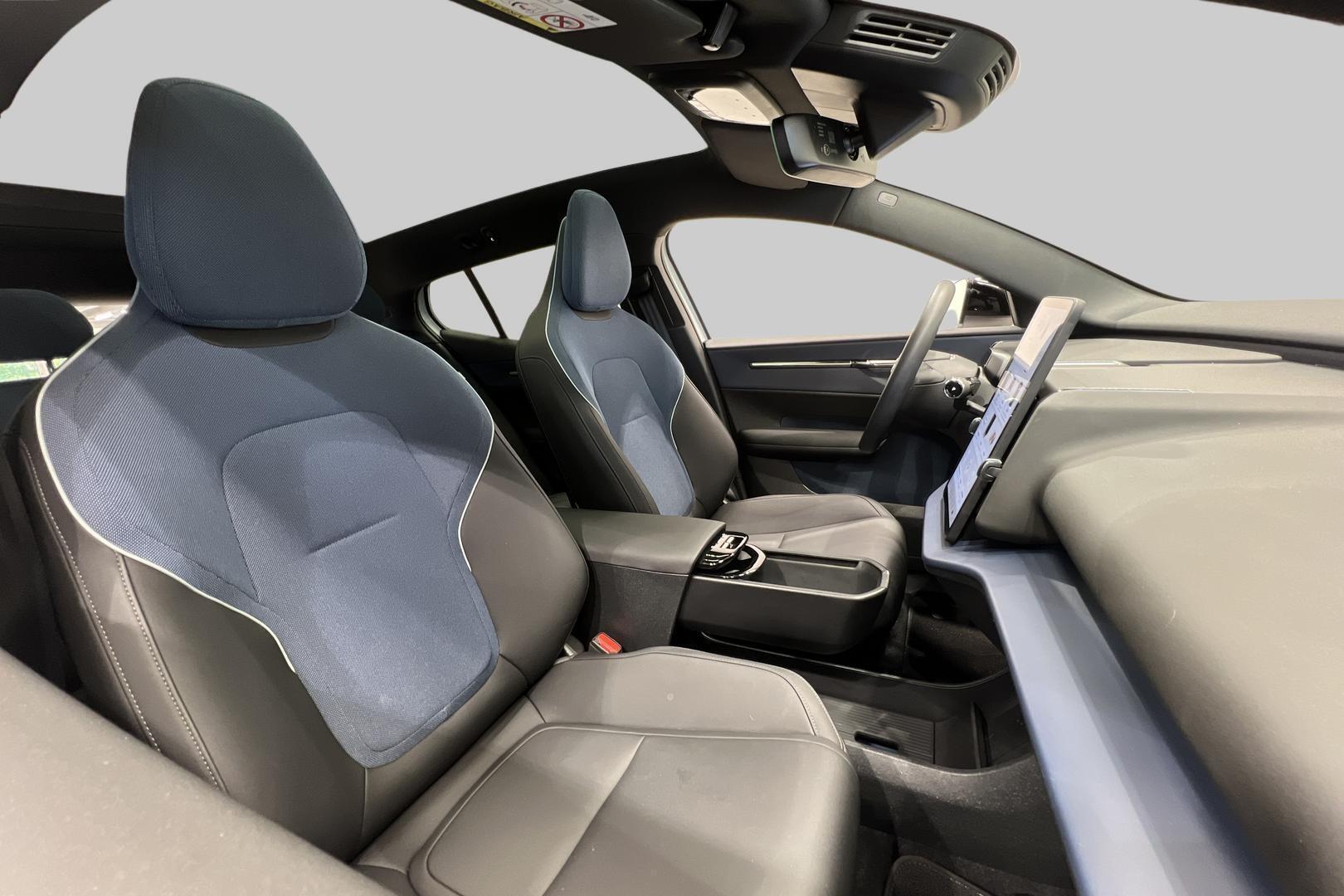 VOLVO EX30 57