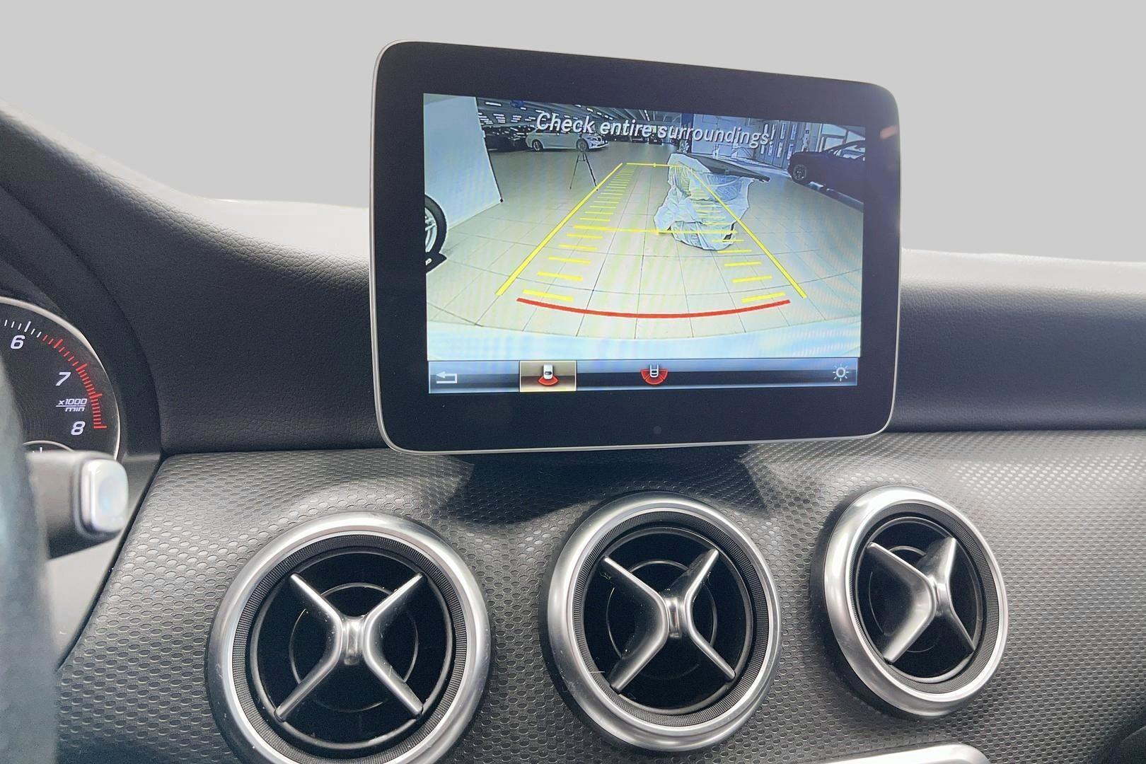 MERCEDES-BENZ A 2018