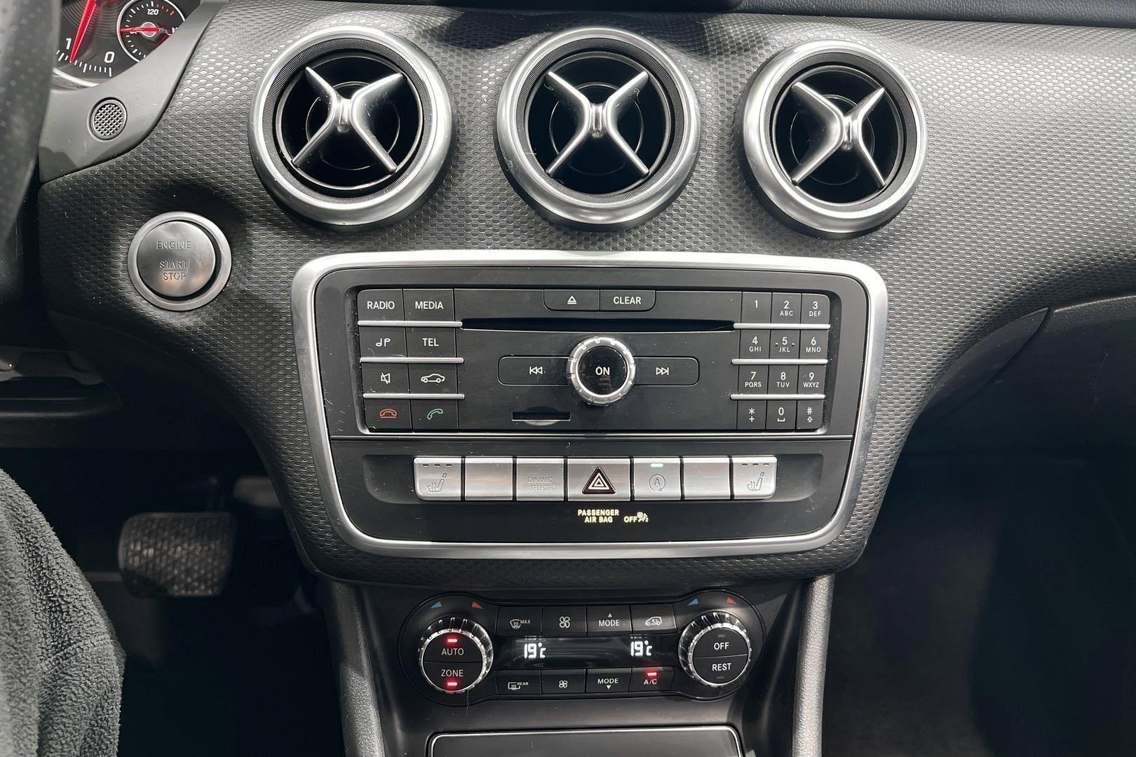 MERCEDES-BENZ A 2018