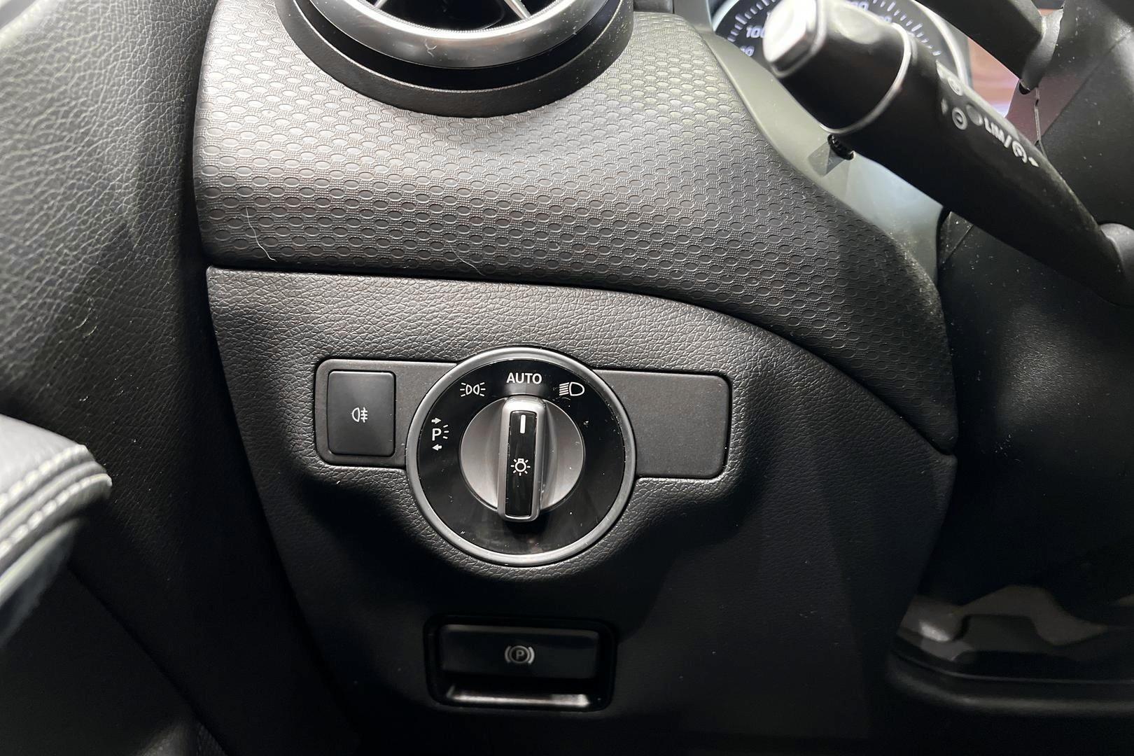 MERCEDES-BENZ A 2018