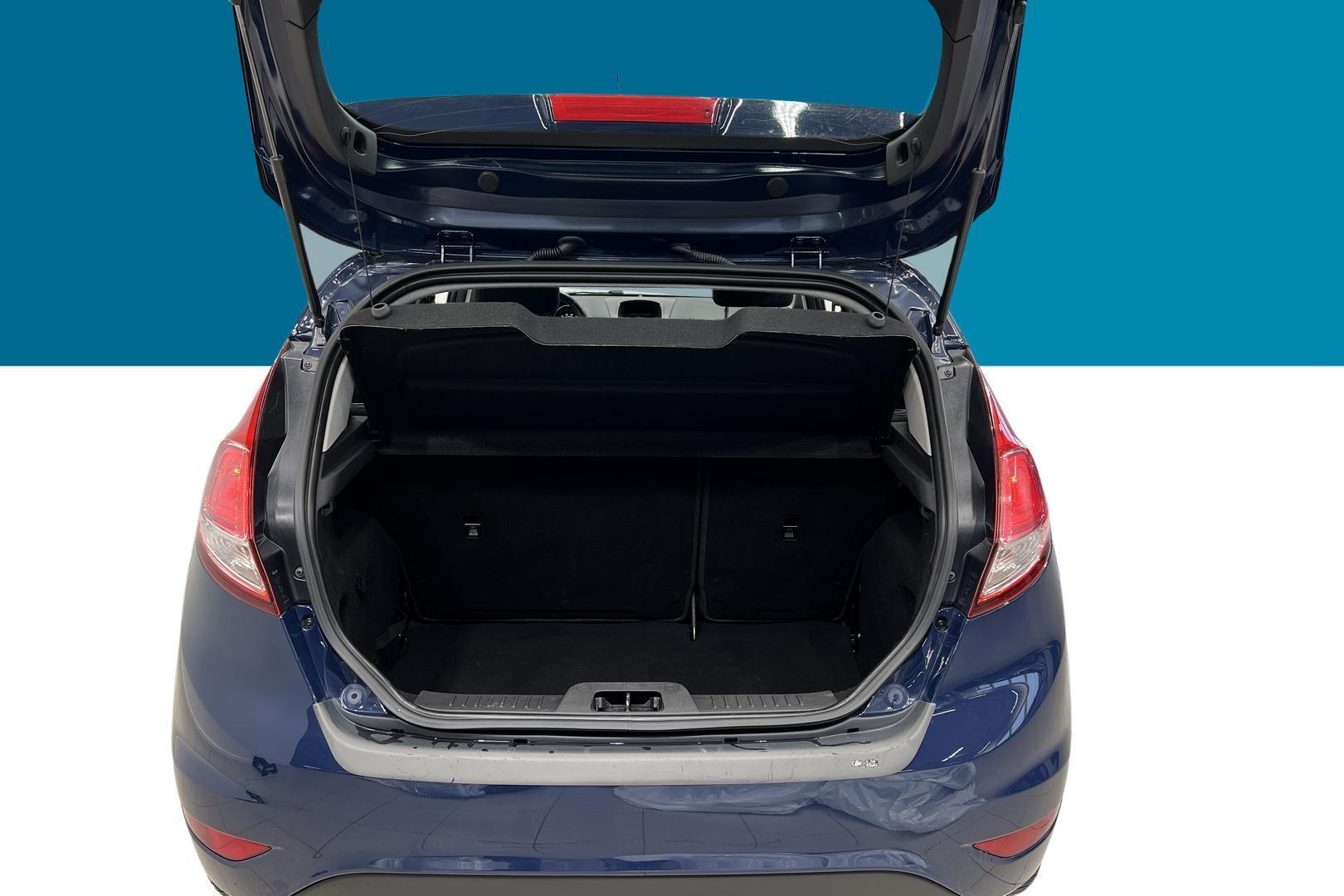 FORD Fiesta 12
