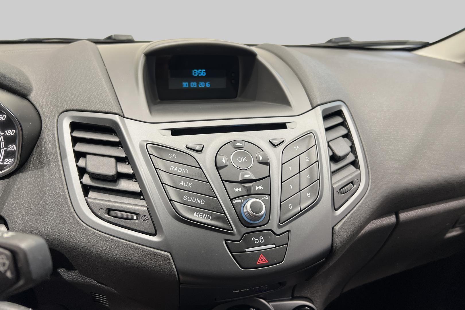 FORD Fiesta 15