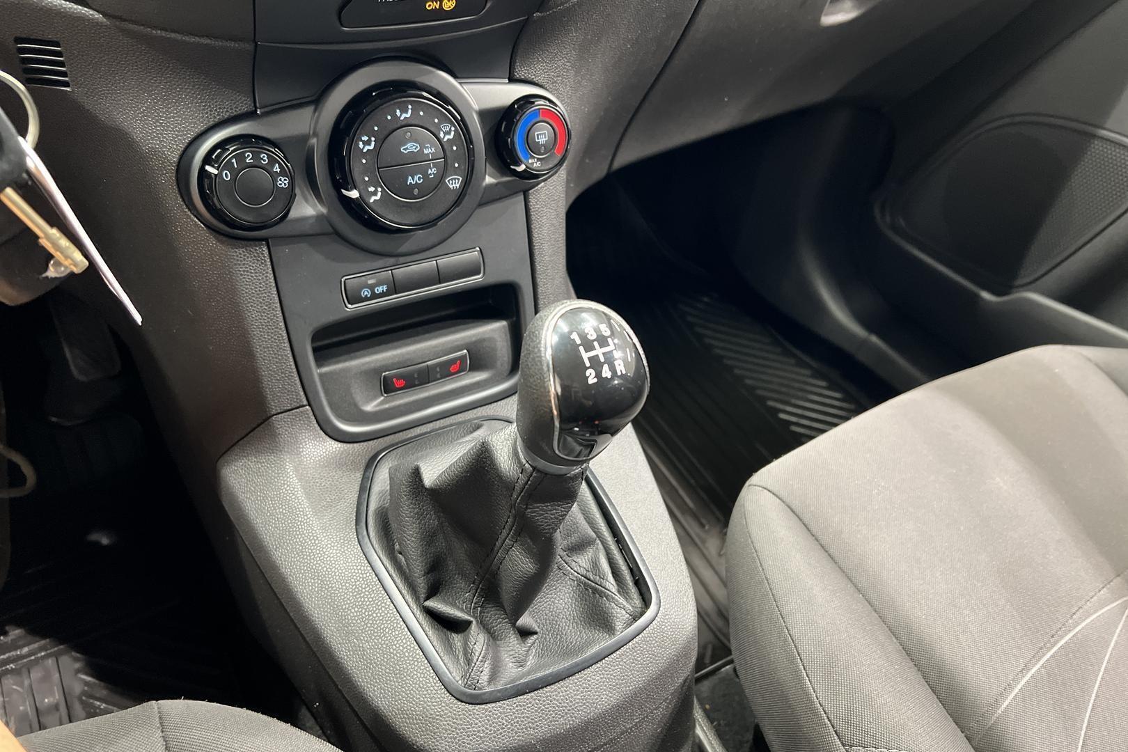 FORD Fiesta 17