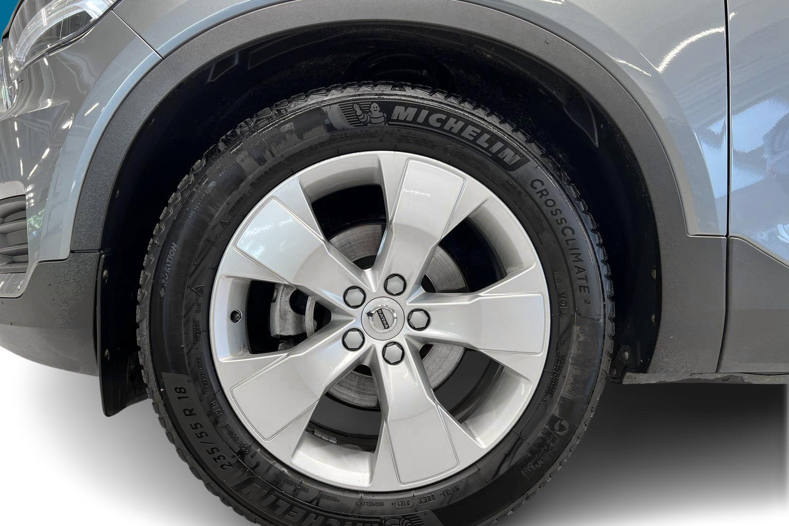 VOLVO XC40 2019