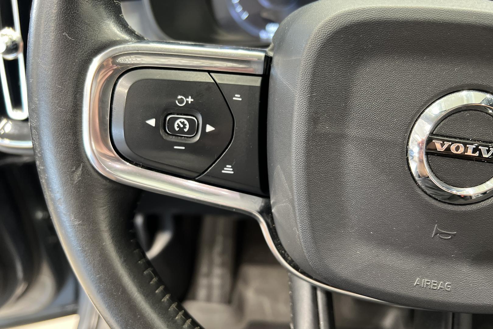 VOLVO XC40 2019