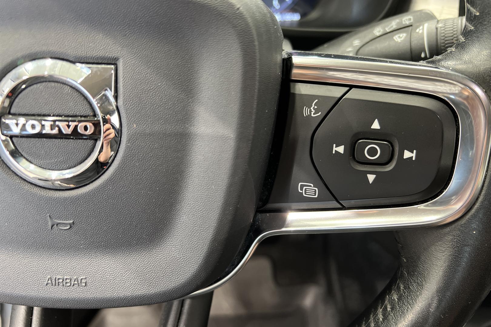 VOLVO XC40 2019