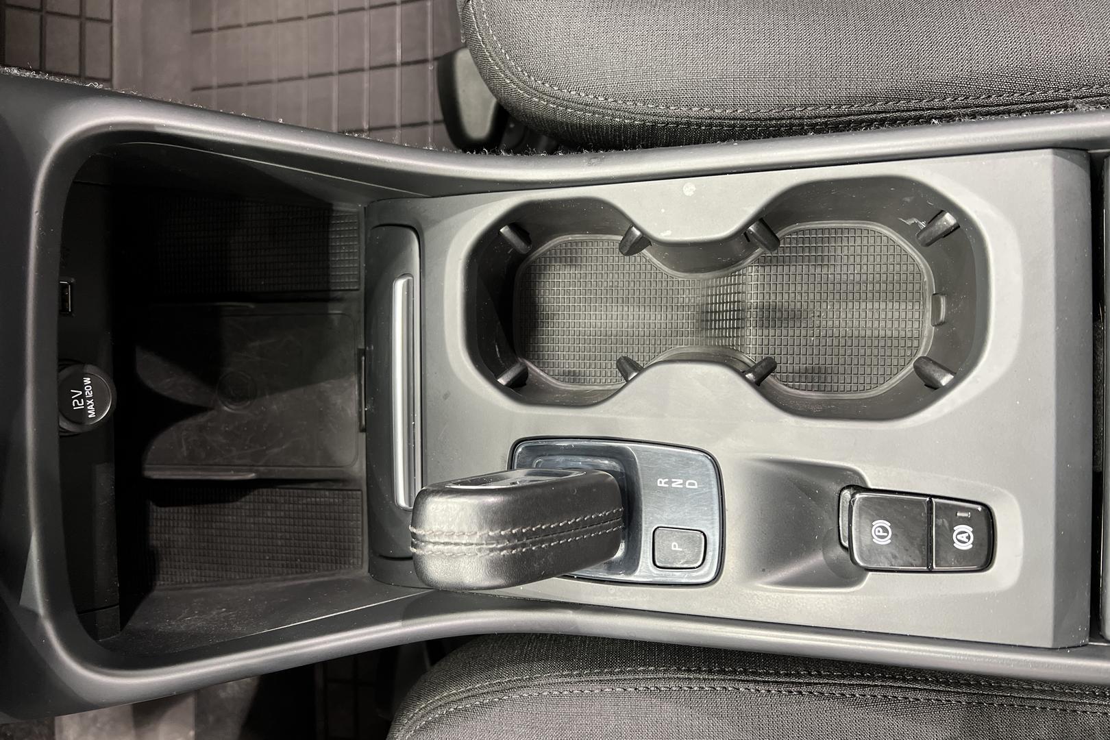 VOLVO XC40 2019