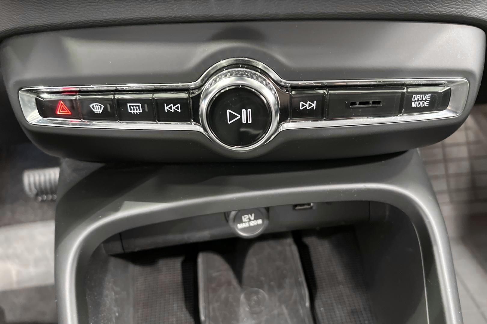 VOLVO XC40 2019