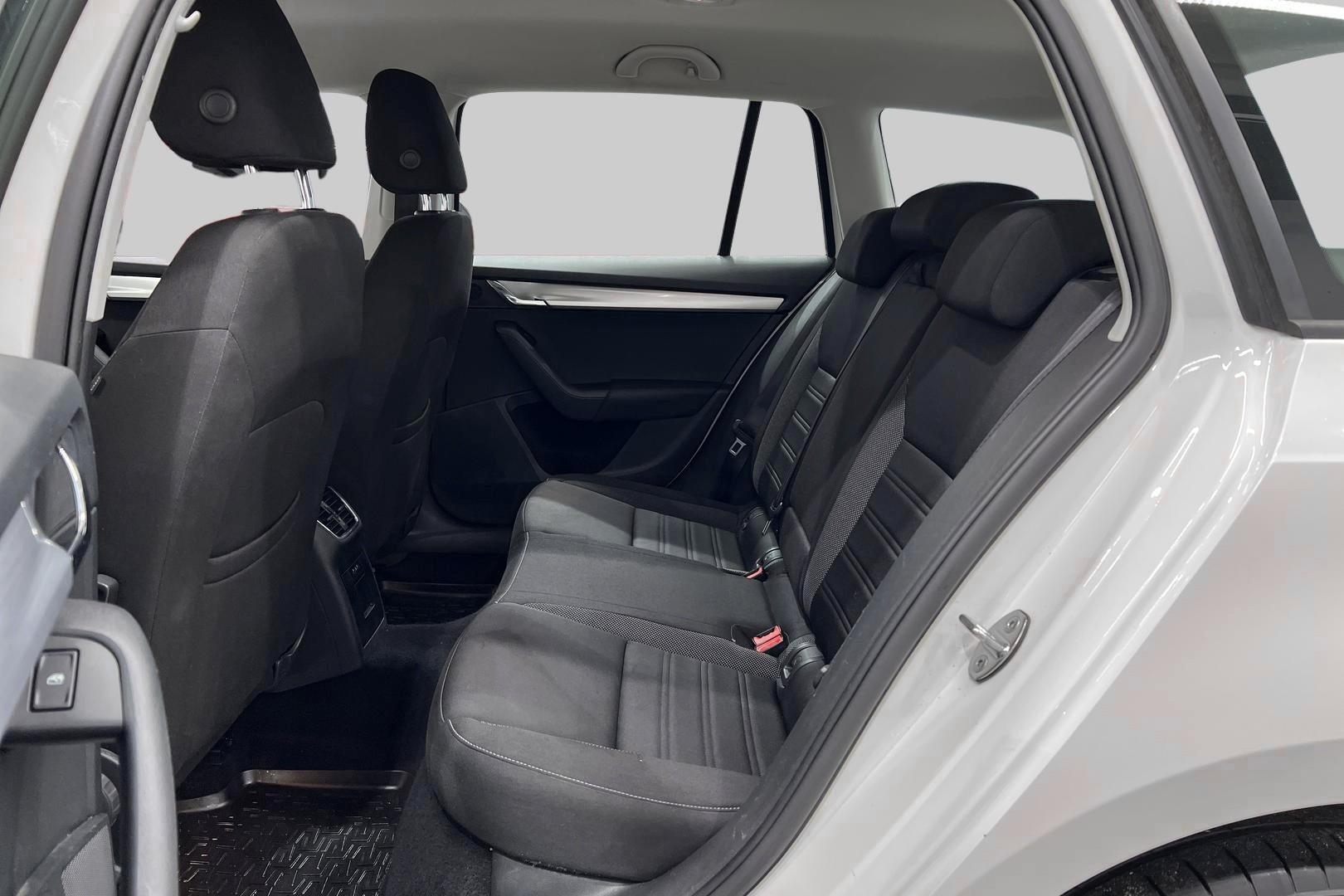 SKODA Octavia 10