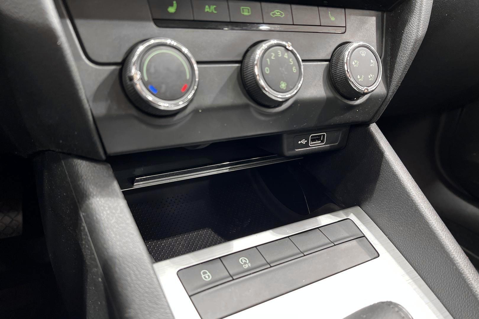SKODA Octavia 19