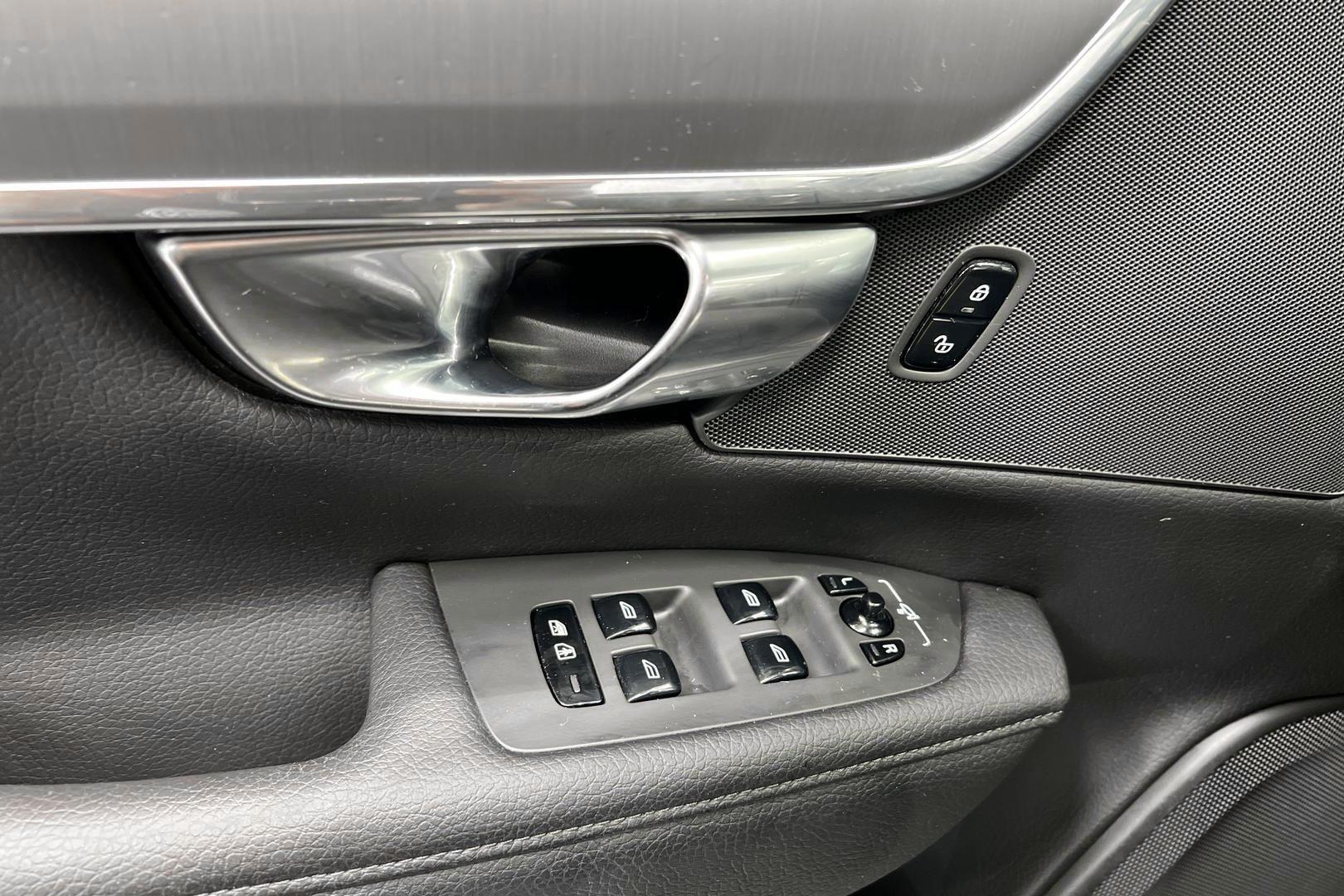 VOLVO V90 2020
