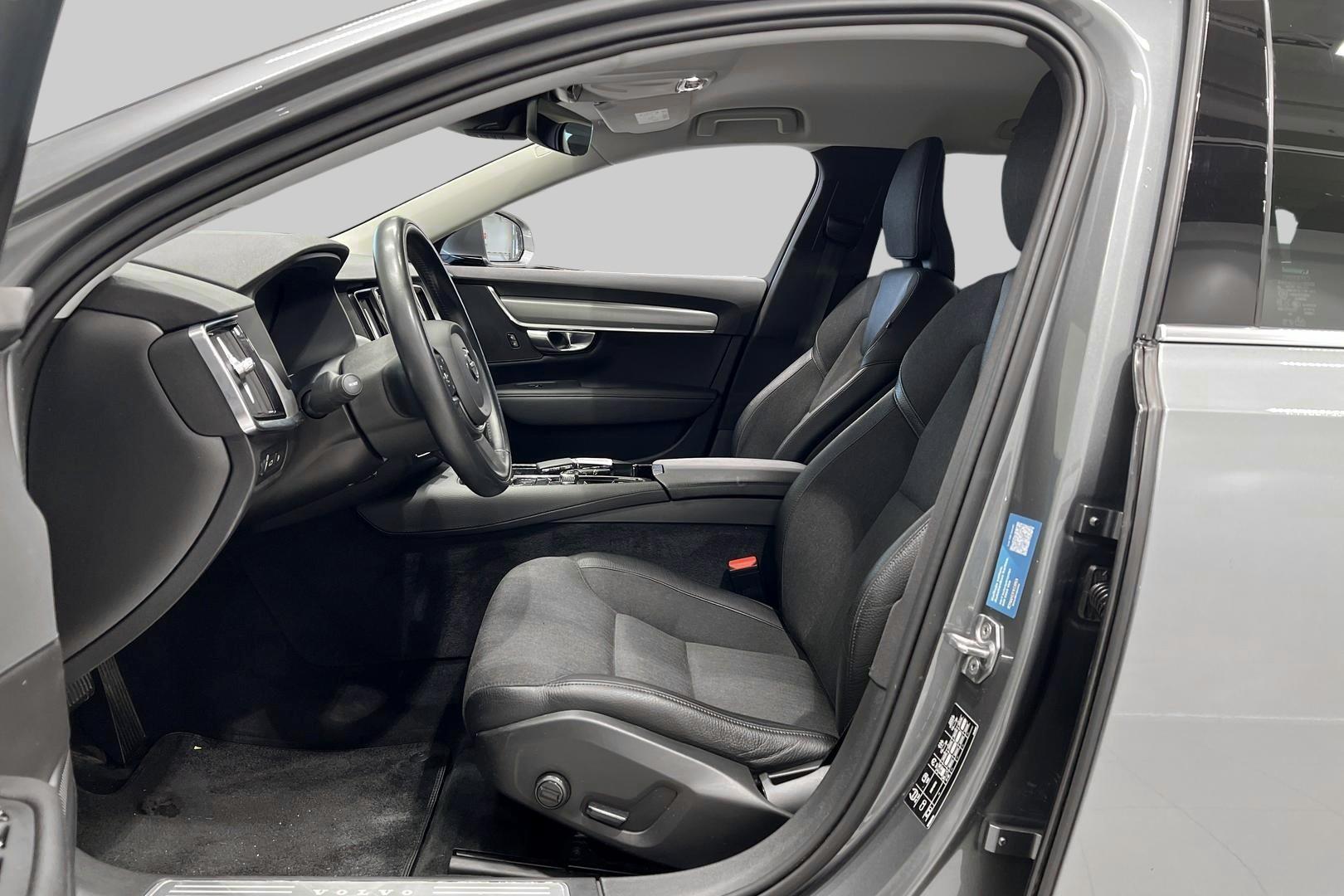VOLVO V90 2020