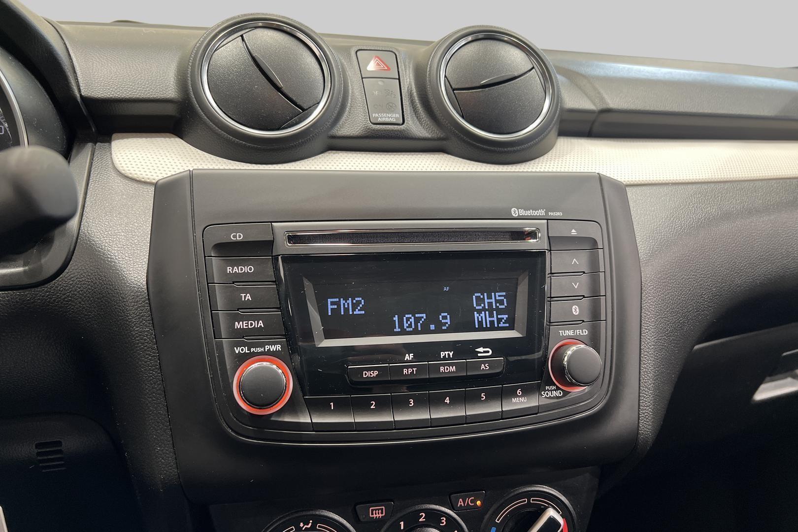 SUZUKI Swift 2021