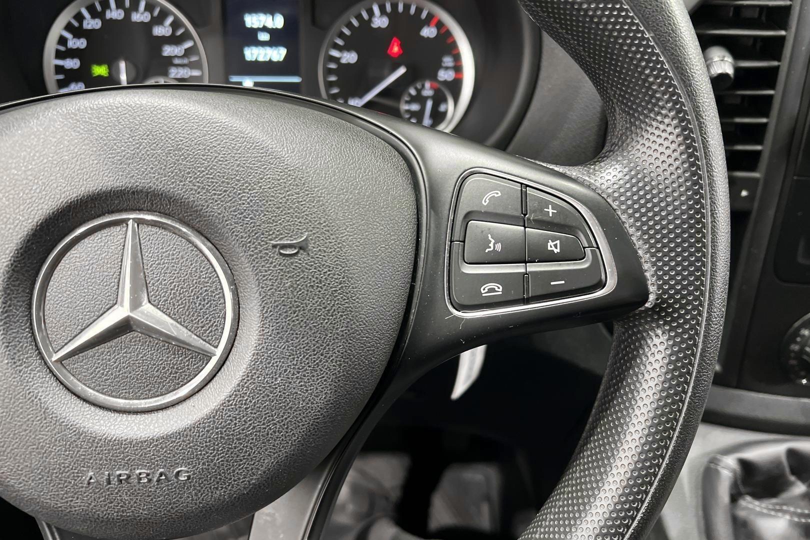 MERCEDES-BENZ Vito 19