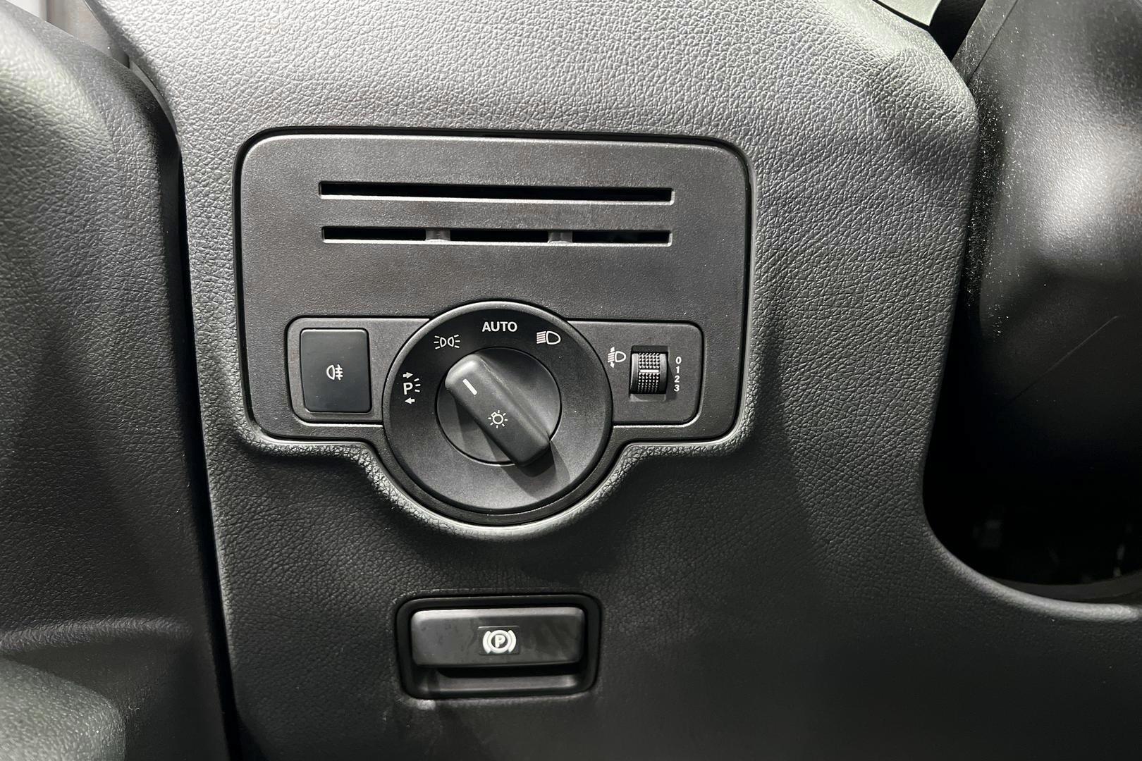 MERCEDES-BENZ Vito 21