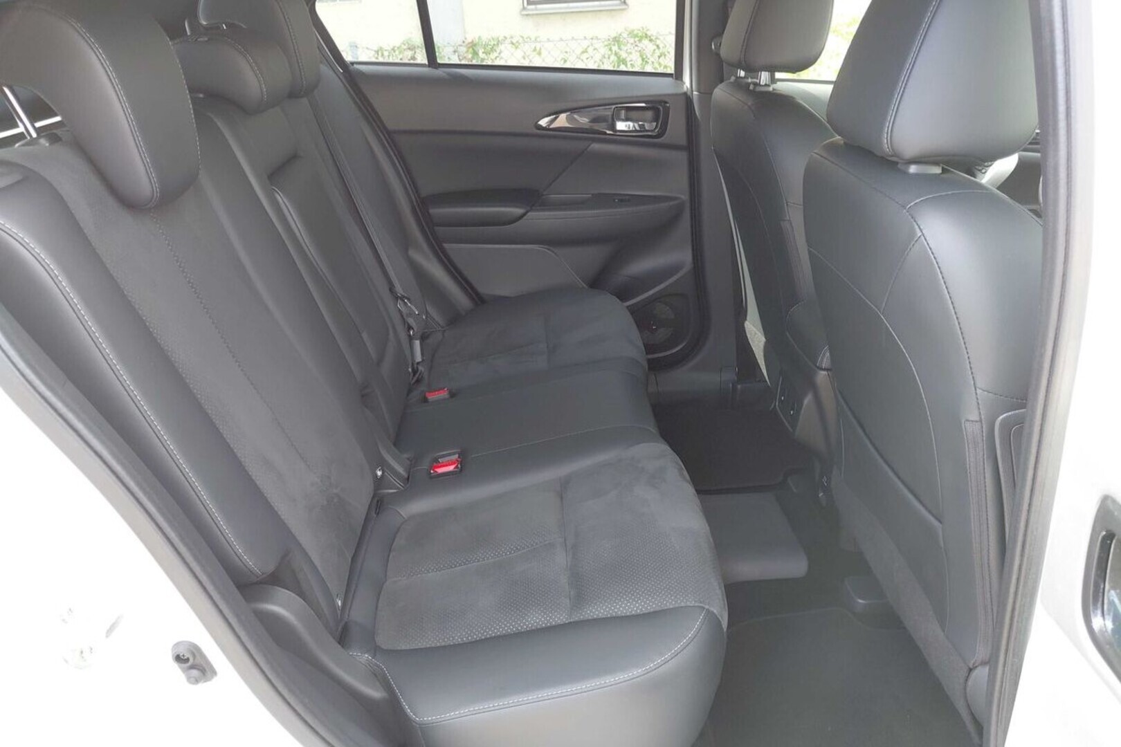 MITSUBISHI ECLIPSE CROSS 3